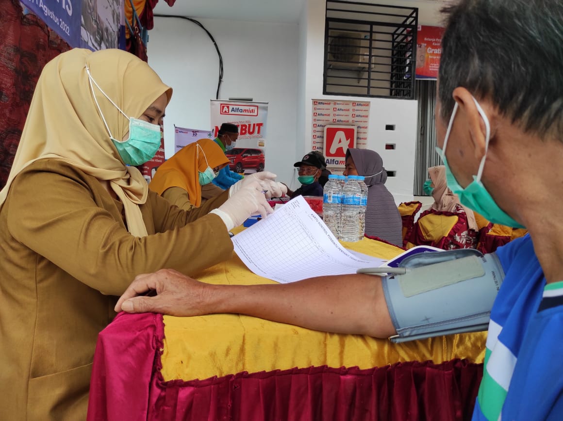 Semarak Ulang Tahun ke 15 Alfamidi laksanakan berbagai CSR Ada pemeriksaan kesehatan gratis di 15 titik!