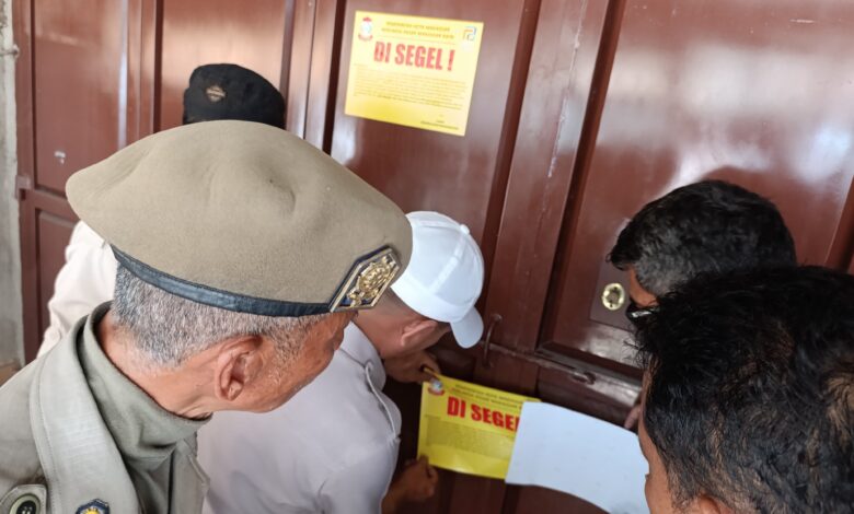 Perumda Pasar Makassar Kembali Melakukan Penyegelan di Pasar Panakkukang