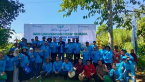 Seluruh Peserta penanaman pohon secara simbolik di Denassa Botanical Garden, Kabupaten Gowa