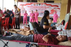 Suasana giat donor darah di Polres Toraja Utara