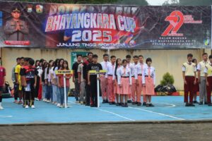 Para peserta Pekan olahraga Bhayangkara Cup tahun 2025 di Lapangan Mapolres Toraja Utara