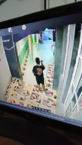 Terduga pelaku pencurian yang tertangkap cctv Mesjid Agung Toraja Utara