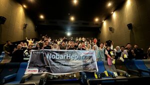 Foto bareng sebelum nobar hepi Telkomsel di CGV Mall Panakukkang Makassar