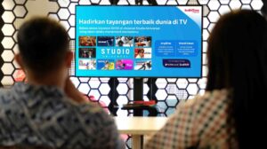 Studio Universal di IndiHome TV_1a-1b: Pelanggan IndiHome TV kini dapat menikmati ragam konten Studio Universal di channel 600 dan video-on-demand section IndiHome TV