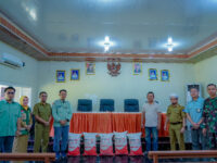 PT Vale Perkuat Ketahanan Pangan Desa Huko-Huko Lewat Distribusi Ratusan Sak Pupuk