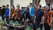 Suasana Pelantikan Pengurus SAPMA Pemuda Pancasila Kabupaten Gowa, Bupati Gowa Sitti Husniah Talenrang hadir di tengah jajaran pengurus dan peserta.