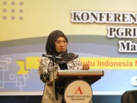 Bupati Gowa menyampaikan sambutan saat membuka Konferensi Kabupaten PGRI Kabupaten Gowa Tahun 2025 di Hotel Grand Asia Makassar.